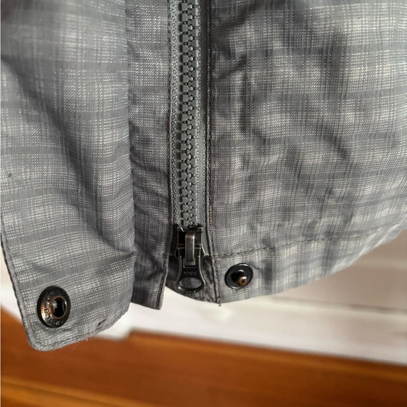 Marmot Women's Gray Rain/ waterproof Membrain utility jacket - Picture 6 of 13